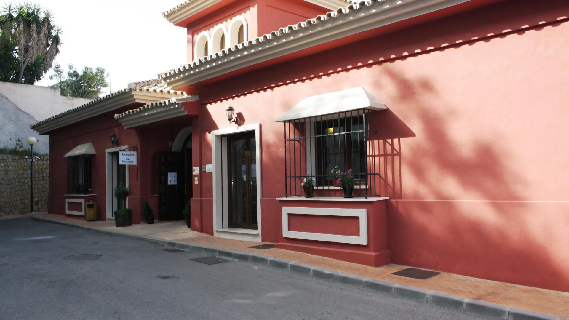 Checkin Colina Del Paraiso Εστεπόνα 0*,